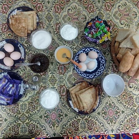 Zuhro Guest House Бухара Екстер'єр фото