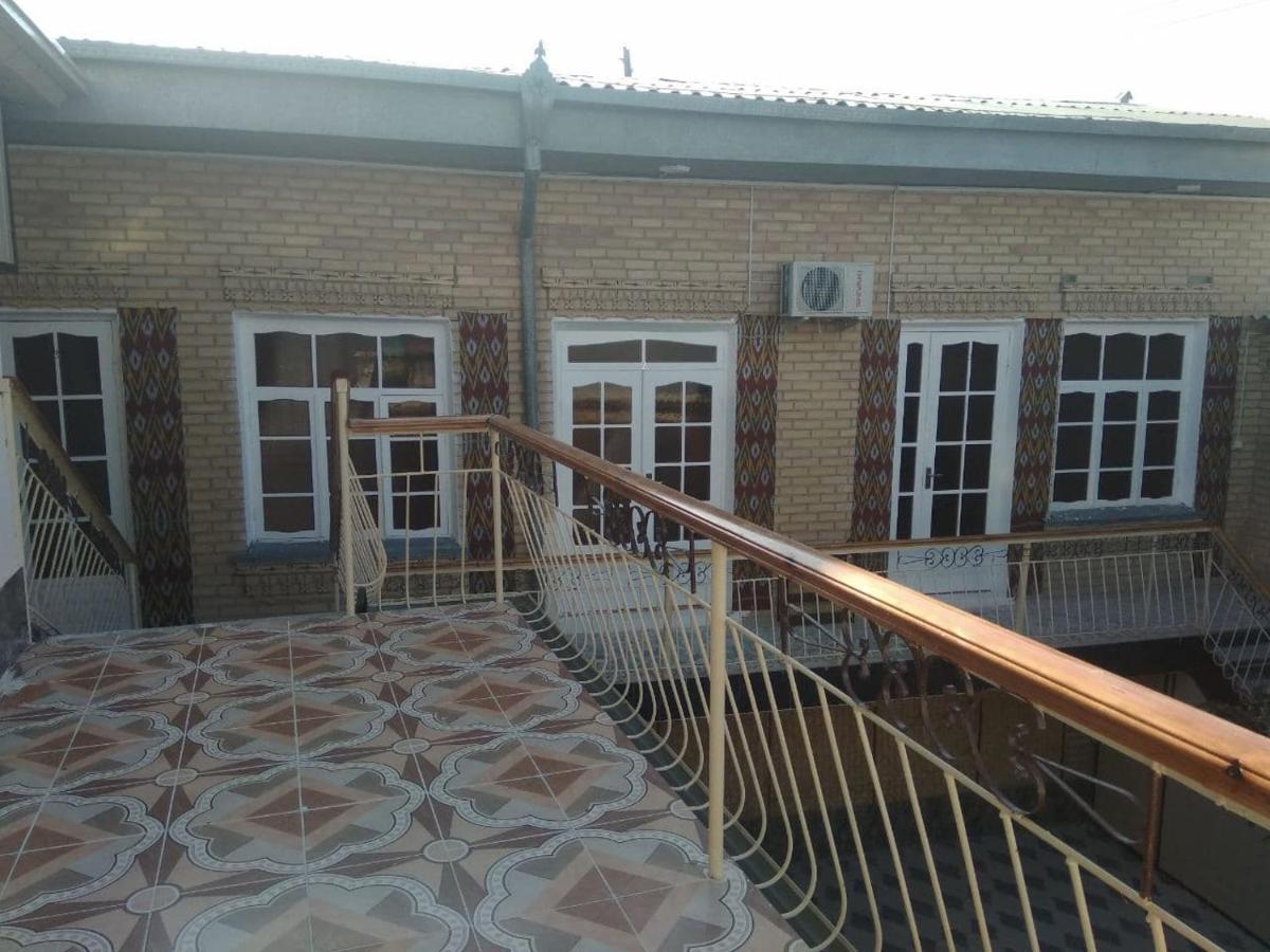 Zuhro Guest House Бухара Екстер'єр фото