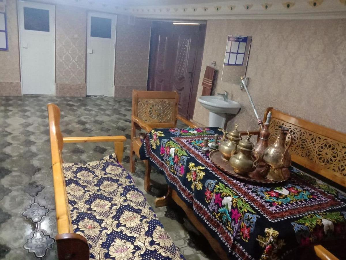 Zuhro Guest House Бухара Екстер'єр фото