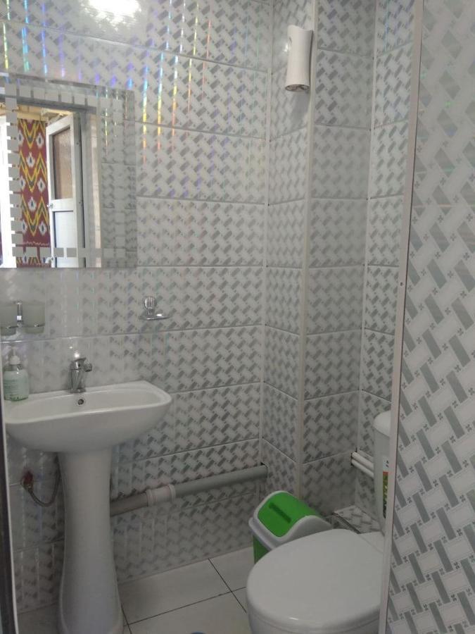 Zuhro Guest House Бухара Екстер'єр фото