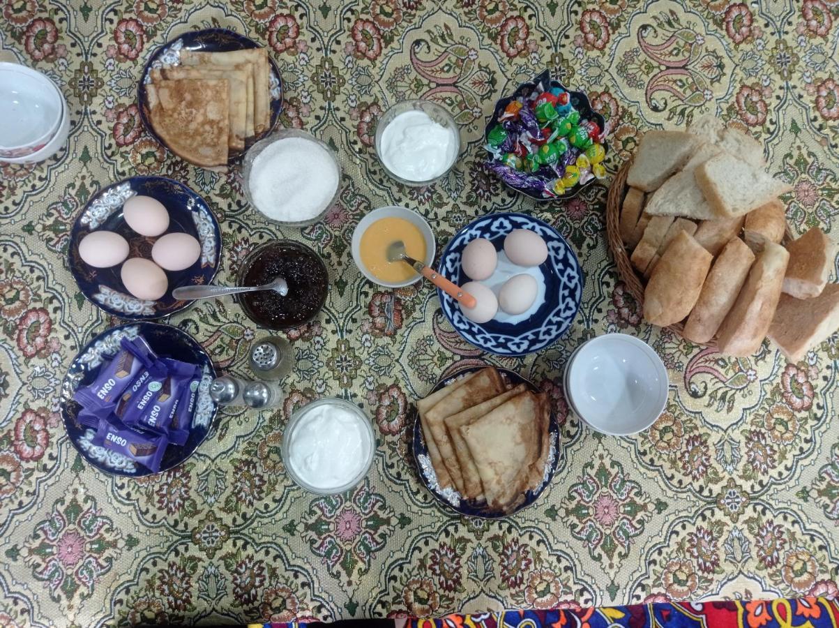 Zuhro Guest House Бухара Екстер'єр фото